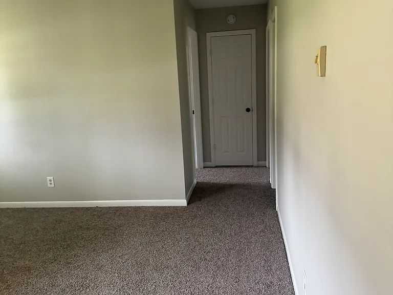 203 Rosemarie Dr — Photo 9