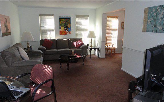 4th image of 38 N Quail Hill Blvd