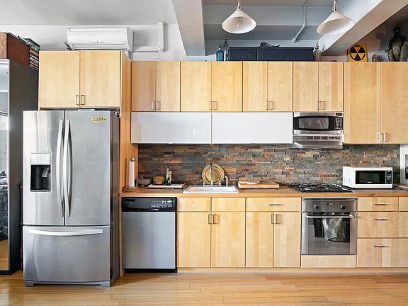 3rd image of 852 Cypress Ave APT 3D