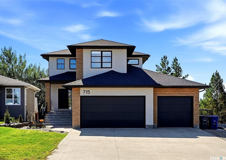 1st image of 715 3rd AVENUE