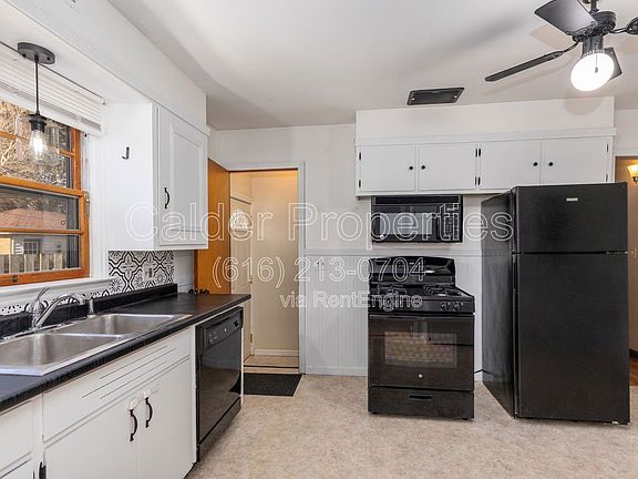 5th image of 1115 Lake Michigan Dr NW