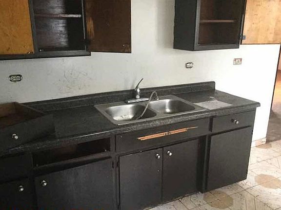 2nd image of 10255 S Avenue N