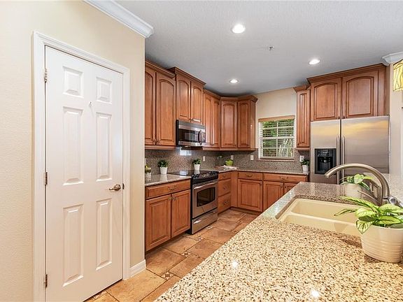 3rd image of 3042 Carmello Ave