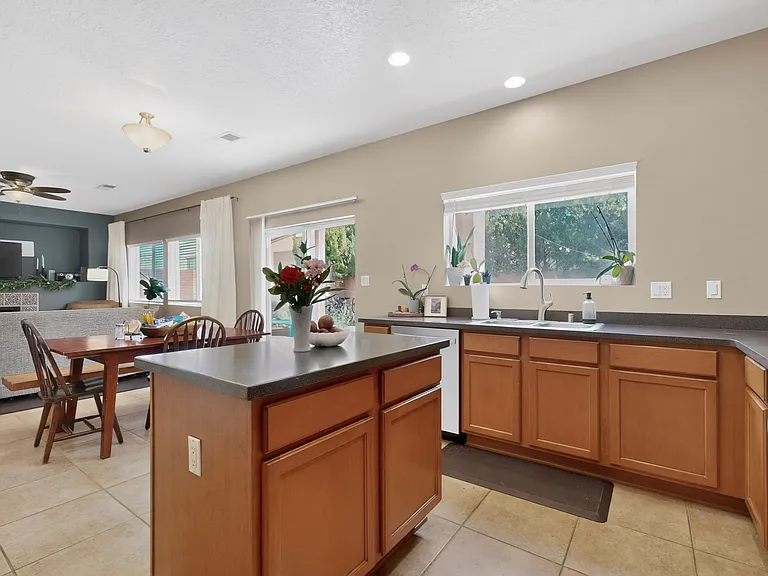 6916 Tree Line Ave NW — Photo 8