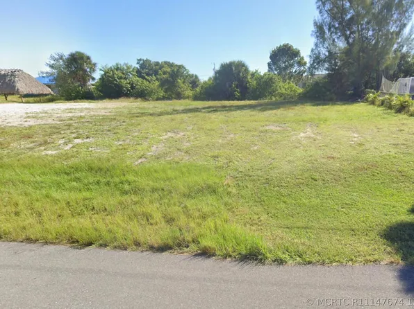 27 SW 22nd Court, Cape Coral, FL 33991