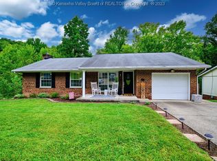 218 Pine Cir, Dunbar, WV 25064