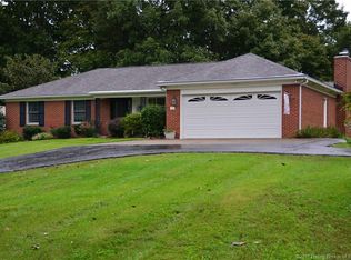 28 Hilltop Rd, Floyds Knobs, IN 47119