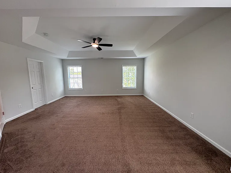 531 Mansfield Ln — Photo 19