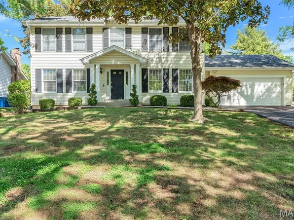 15355 Highcroft Dr, Chesterfield, MO 63017