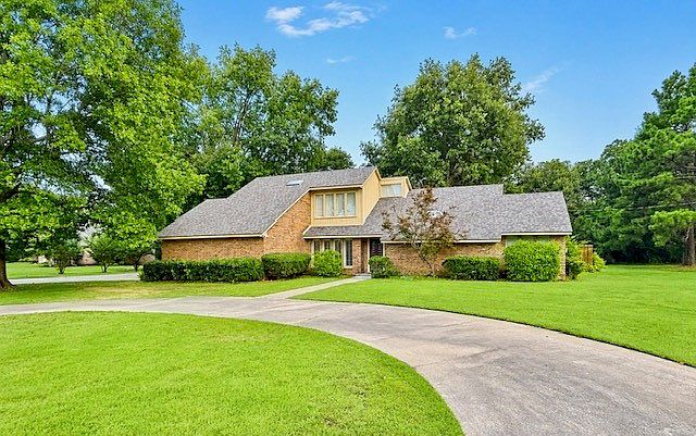 1st image of 4110 Lakeshore Dr