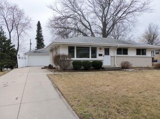 7401 Dartmoor Ave, Greendale, WI 53129