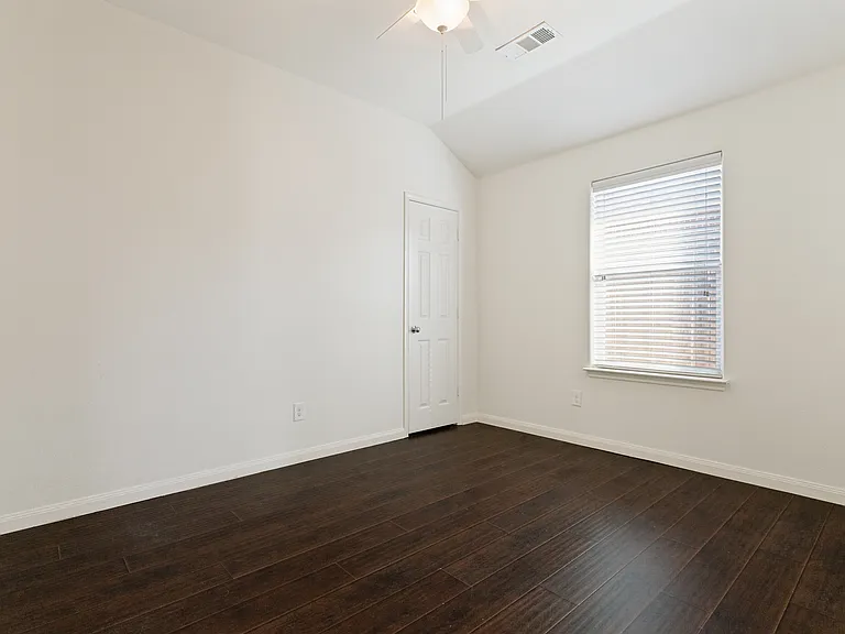 1800 Black Willow Trl — Photo 9