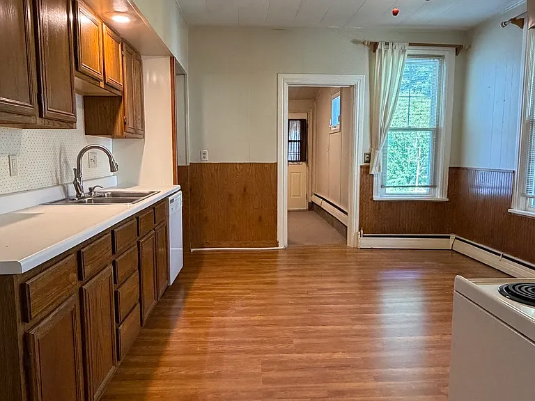 108 N Railroad St — Photo 9