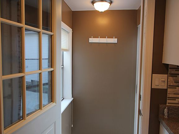 4th image of 104 Midshore Dr