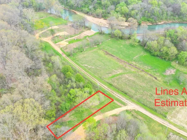 1 Spruce Ln, Linden, TN 37096