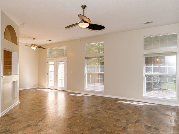 2nd image of 3015 Edmonton Pl