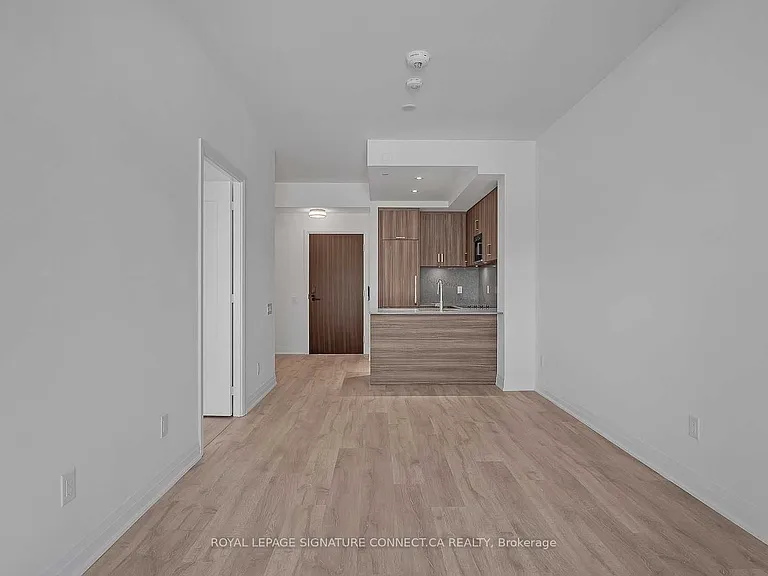 280 Howland Ave #303 — Photo 7