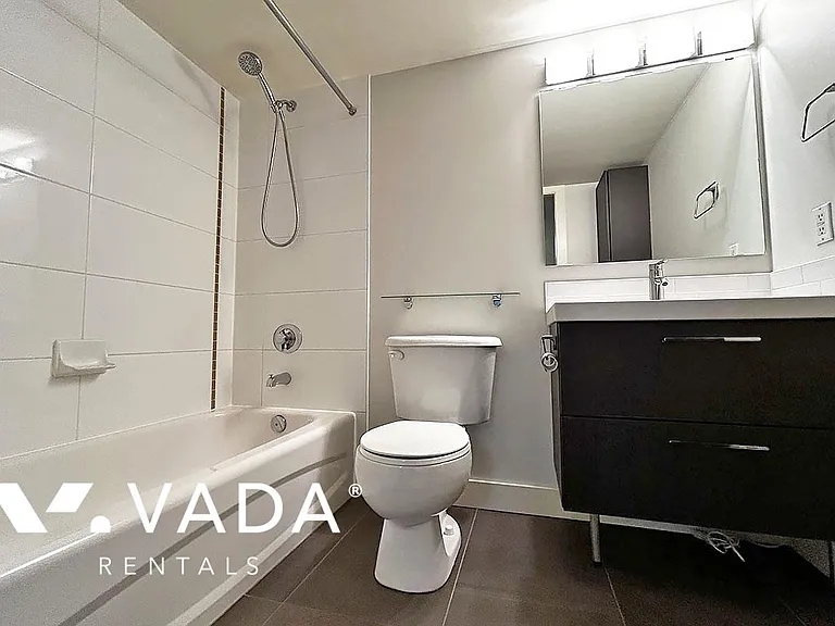 3638 Vanness Ave #303 — Photo 10