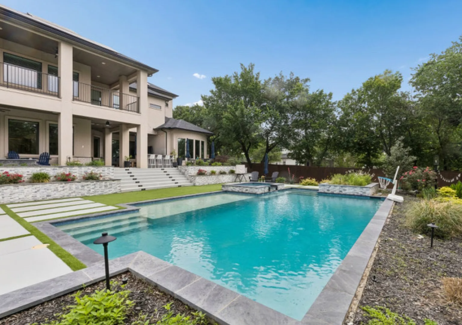 Exceptional Colleyville Estate with Resort-Style Pool, Outdoor Kitchen & Luxury Finishes — Photo 3