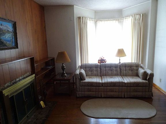 3rd image of 1138 East Broadway