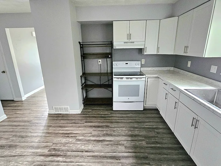 2380-2382 Haviland Ct — Photo 7