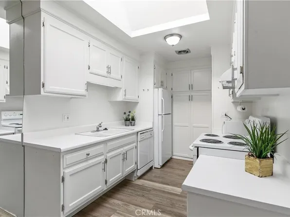 2210 Via Mariposa E #B, Laguna Woods, CA 92637