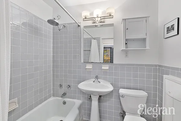 Sold by (Legacy) Elegran | media 6