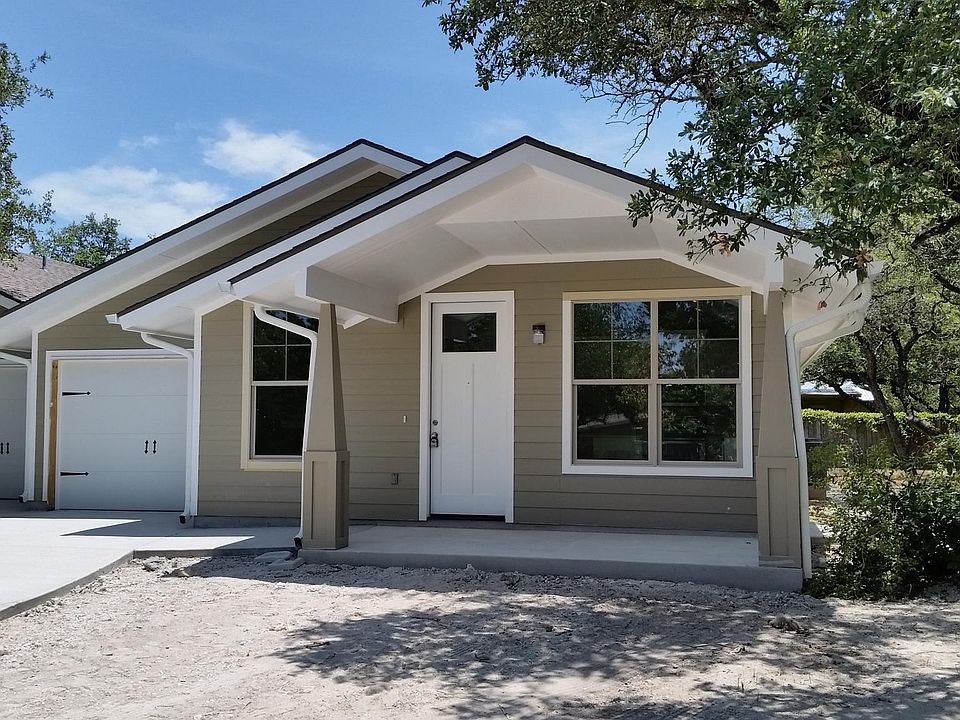 Craftsman style duplex w/ covered porch