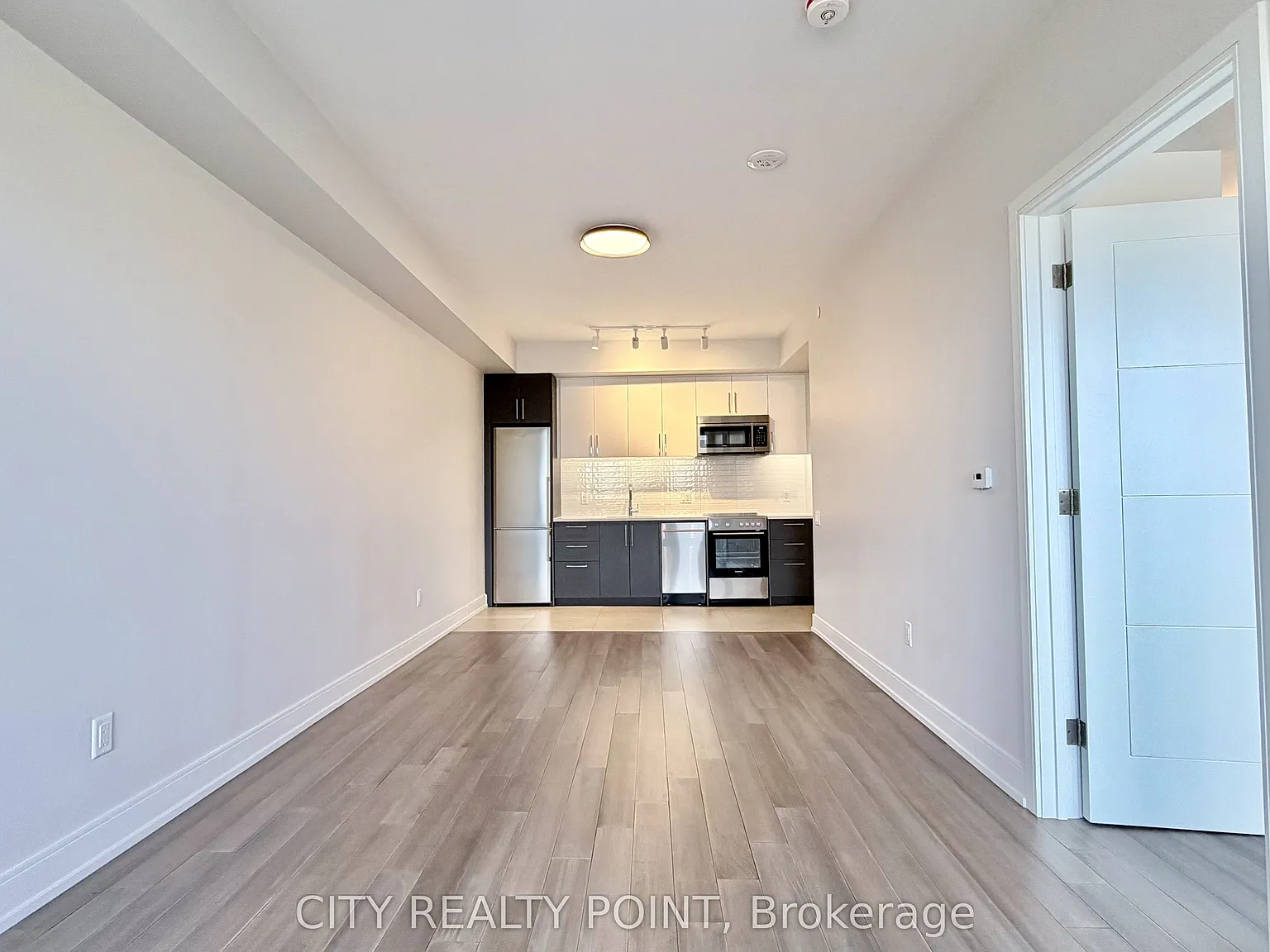 1 bed, $2,285 — Photo 3