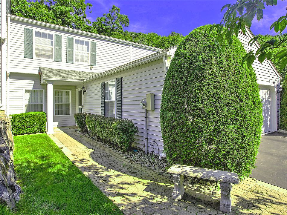 1st image of 604 Watch Hill Dr
