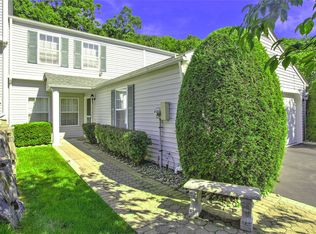 604 Watch Hill Dr, North Tarrytown, NY 10591