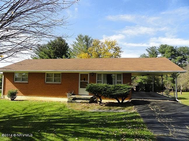 1st image of 300 Walnut Dr