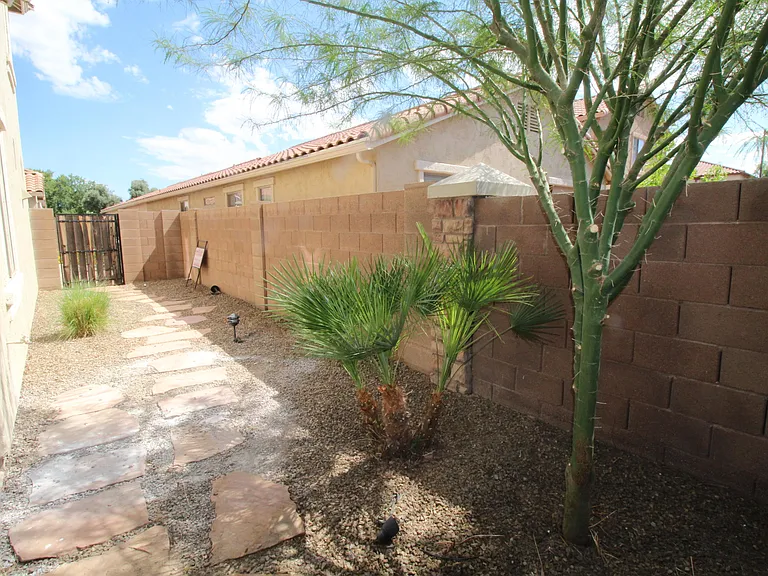 3808 E Flower Ct — Photo 6