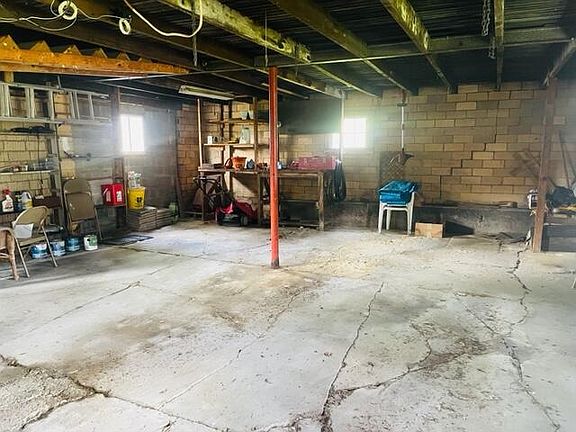 4th image of 115 Long Ave