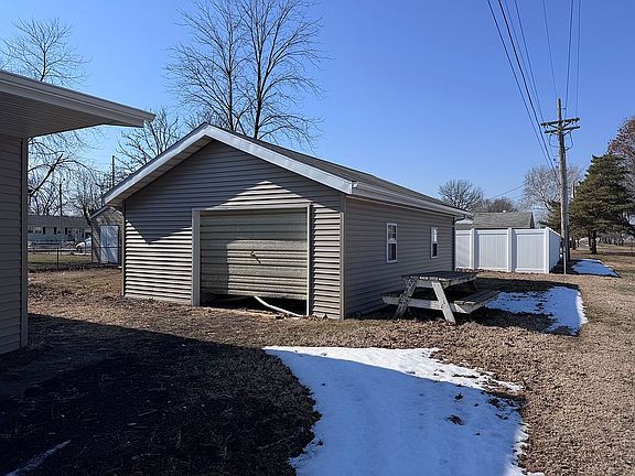 2nd image of 4219 Old Alton Rd