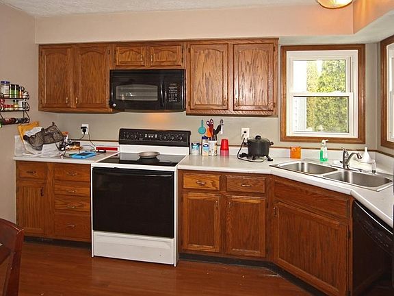 5th image of 10220 E Park Stream Dr