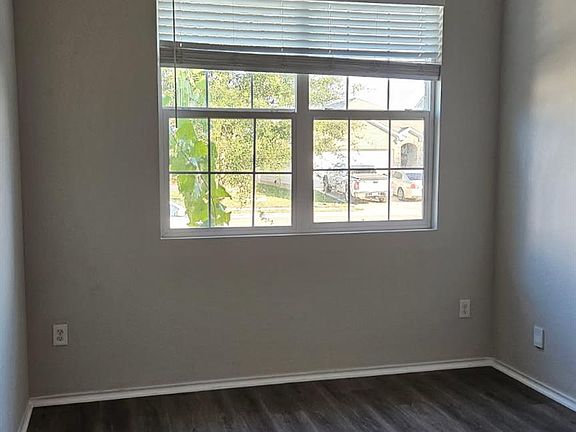 3rd image of 3704 Conyers Ln