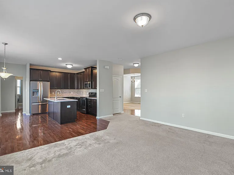 605 Socrates St — Photo 9