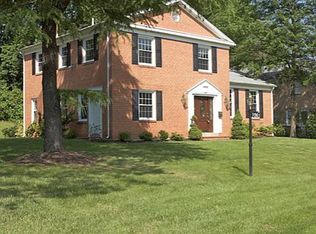 9910 Derbyshire Ln, Bethesda, MD 20817