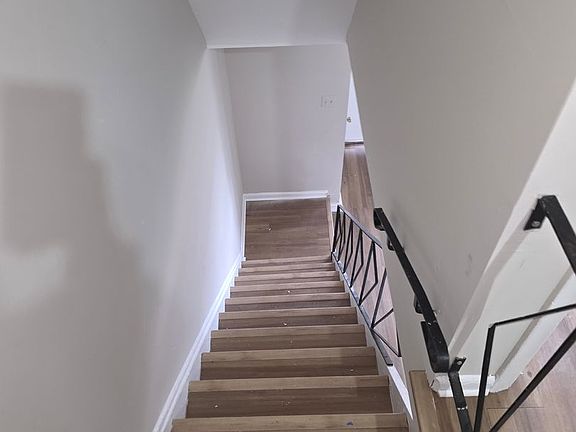 3rd image of 36 Thorn Ln