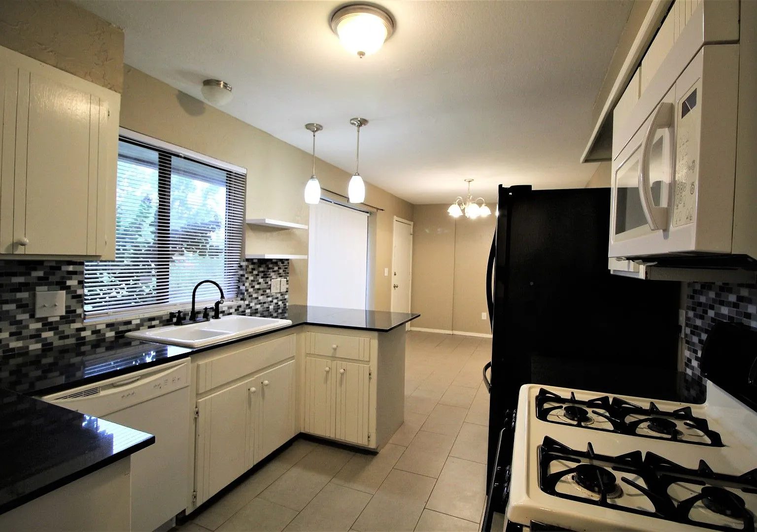 Great 3 bed, 2 bath, 2 Car home in Edmond — Photo 4