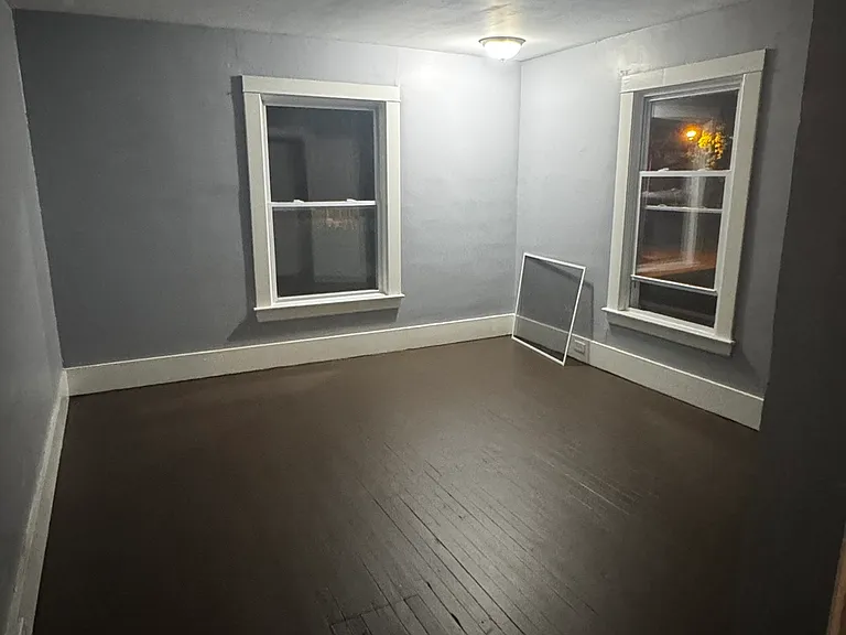1864 Hastings Ave — Photo 11