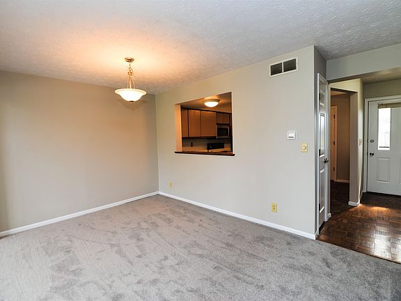 4th image of 1592 Greens Edge Dr