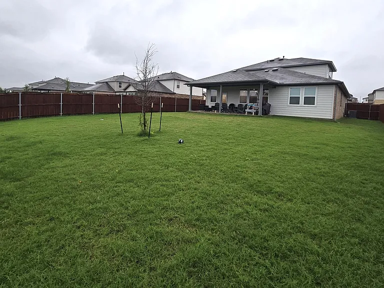 1916 Bradham Way — Photo 35