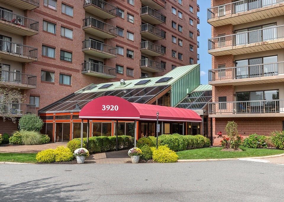 1st image of 3920 Mystic Valley Pkwy APT 913