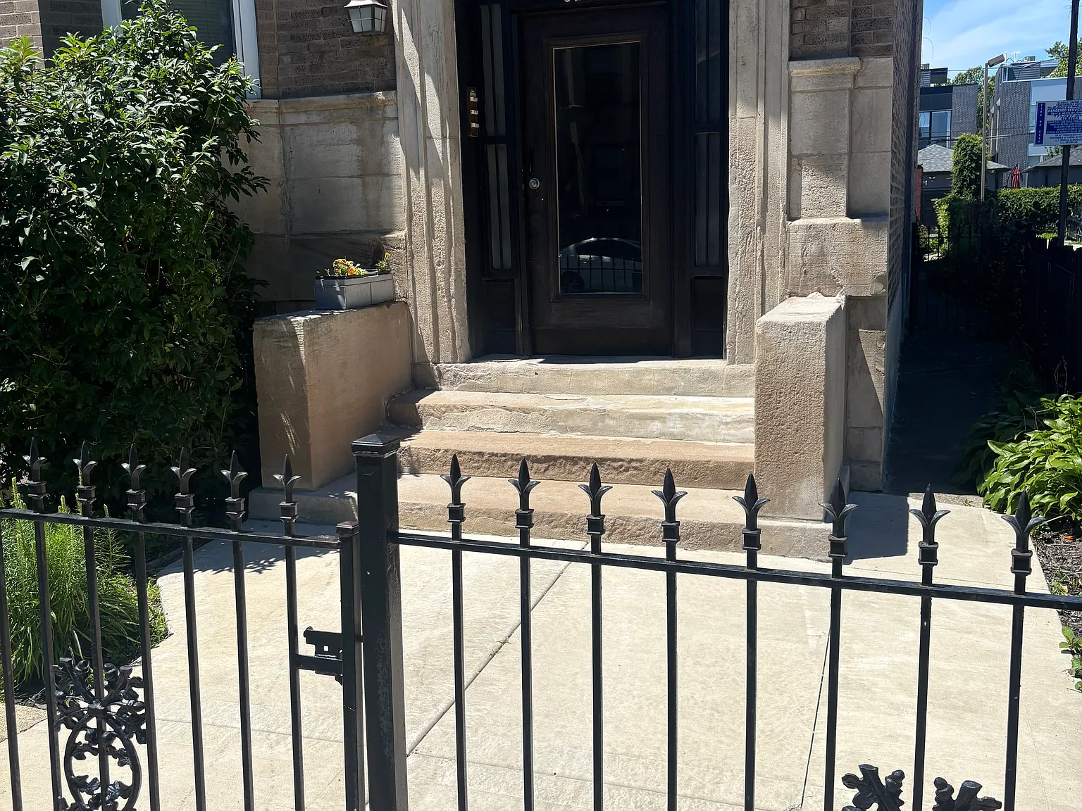 2 bed, 1000 sqft, $3,900 — Photo 3