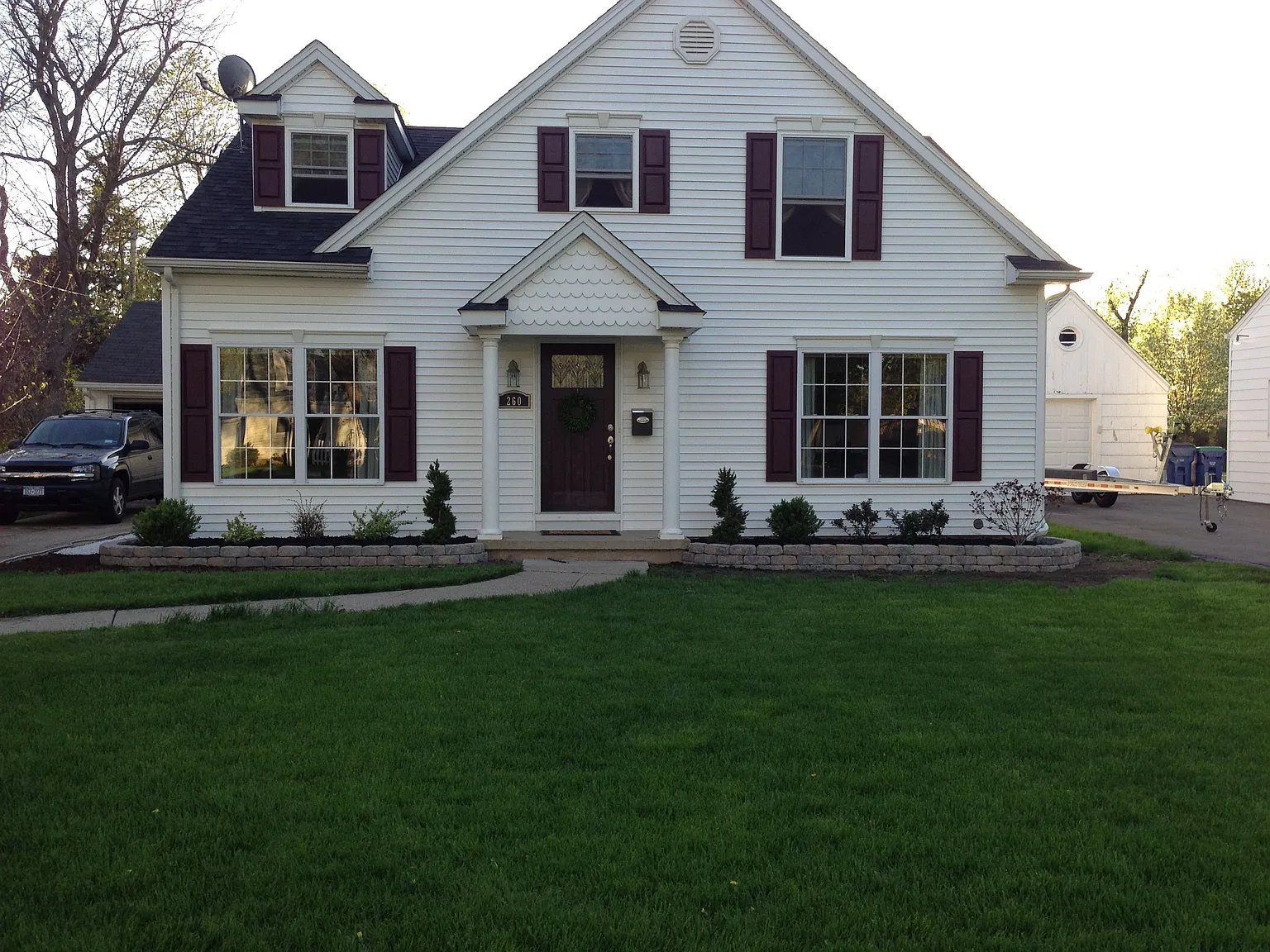 260 Hedstrom Dr photo 1