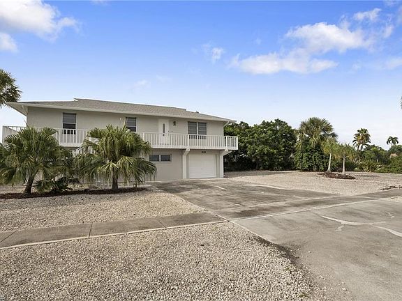 3rd image of 818 Dandelion Ct