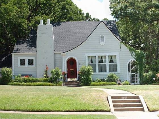 1st image of 1711 Elmwood Ave