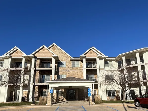 915 W Merle Hibbs Blvd #201, Marshalltown, IA 50158